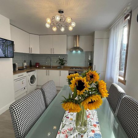 Central Comfy 2 Familyroom Apart エディンバラ エクステリア 写真